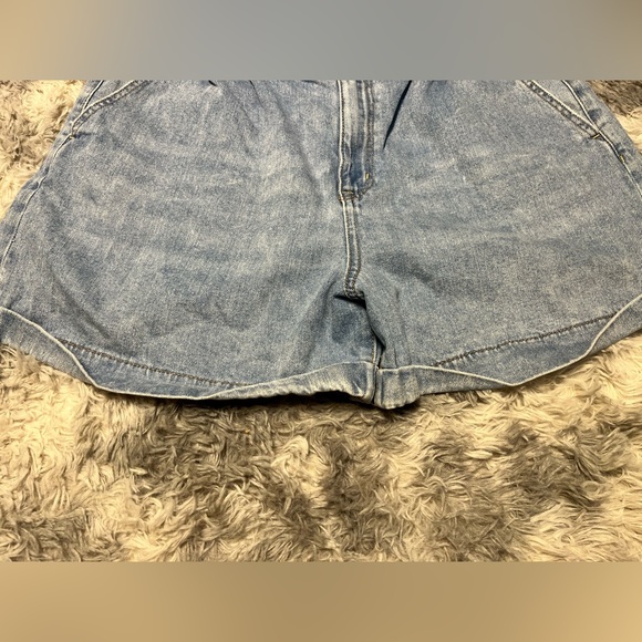 American Eagle Denim Mom Shorts Sz 16 - Picture 3 of 7